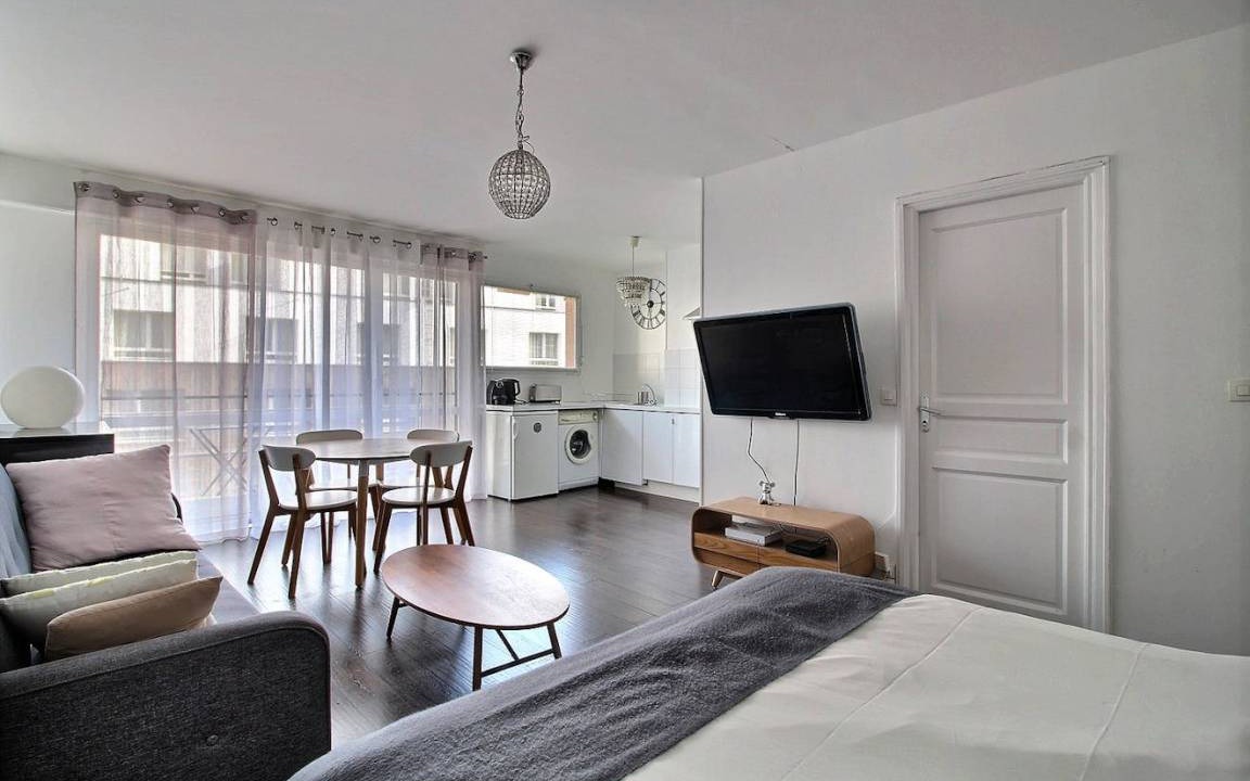 16th Arrondissement Apartment | 33 m² Apartment ∙ 2 guests