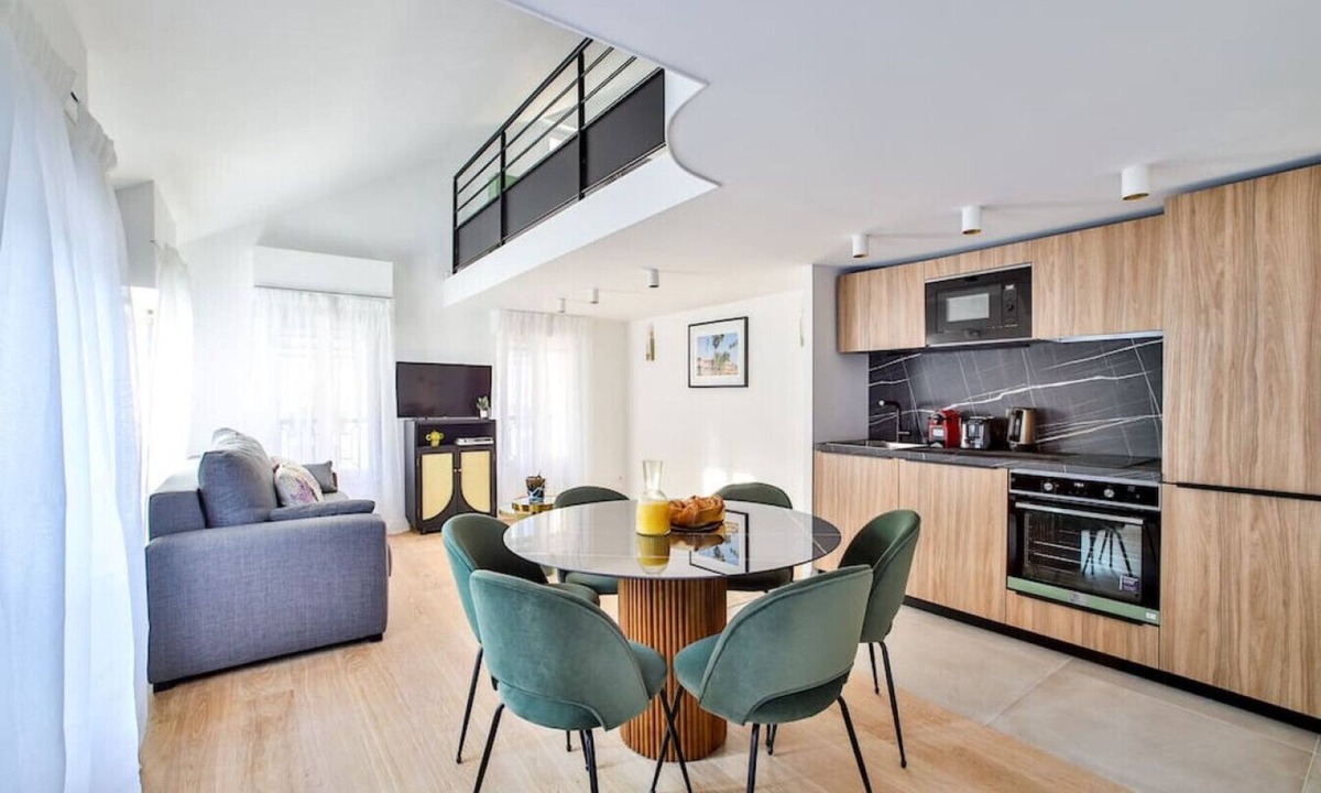 L'Europe Apartment | 43. Duplex 4 person St Lazare Galerie LaFayette 8èm