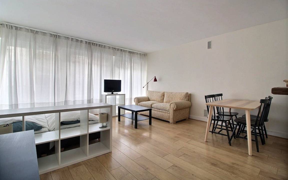 16th Arrondissement Apartment | 43 m² Apartment ∙ 2 guests
