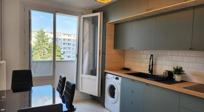Neuilly-sur-Marne Apartment | 73 m² Apartment ∙ 4 bedrooms ∙ 8 guests