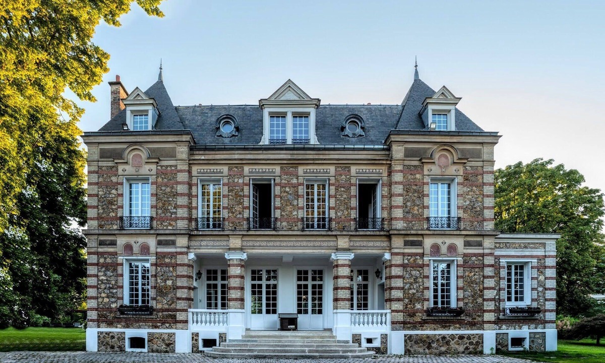 Garches Apartment | 90m2 self-contained apartment for relaxing, working or visiting the region