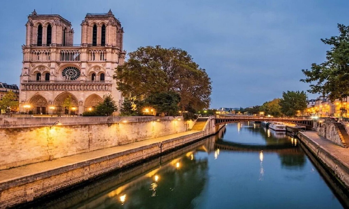Saint-Victor Apartment | A PARISIAN DREAM QTR-DUPLEX IN PLACE ST MICHELE, SEINE, MOUFFETARD, NOTRE DAME