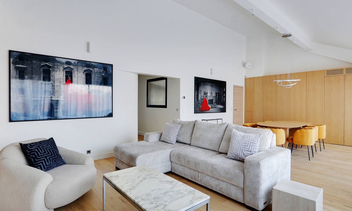Porte-Dauphine Apartment | A Stunning 2BR/2BA Place Victor Hugo