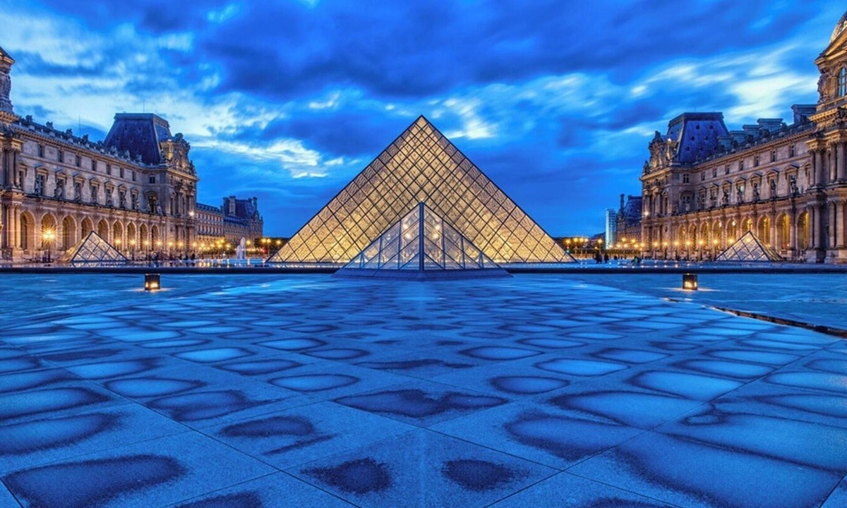 Vivienne Apartment | A TRUE PARISIAN CHARM LOCATED IN BETWEEN LOUVRE & PALAIS GARNIER -110 SQM