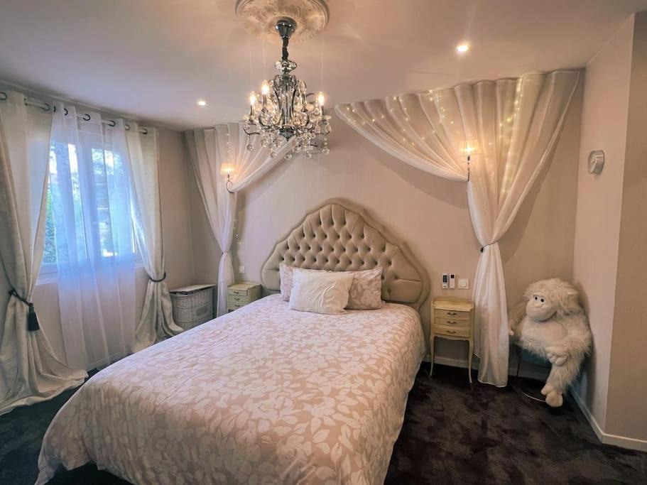 Garches Apartment | Appartement Royal Suite Deluxe 4 or 5 Guest