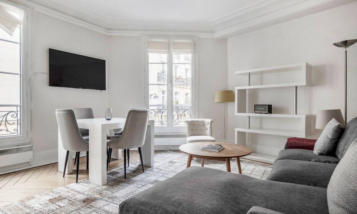Chaillot Apartment | Blueground | Trocadero, nr metro & parks
