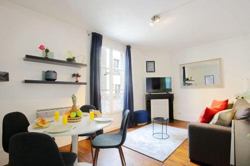 Quartier Sainte-Marguerite Apartment | BnBNova - 1BR Central Paris & Bastille