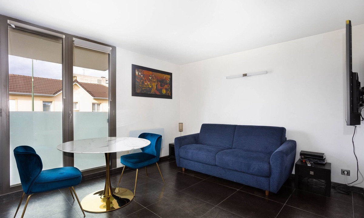 Neuilly-sur-Marne Apartment | Bright, elegant studio