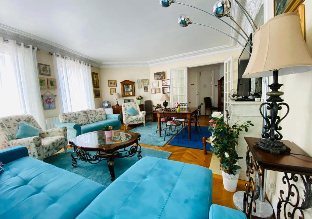 Chaillot Apartment | Champs Elysées