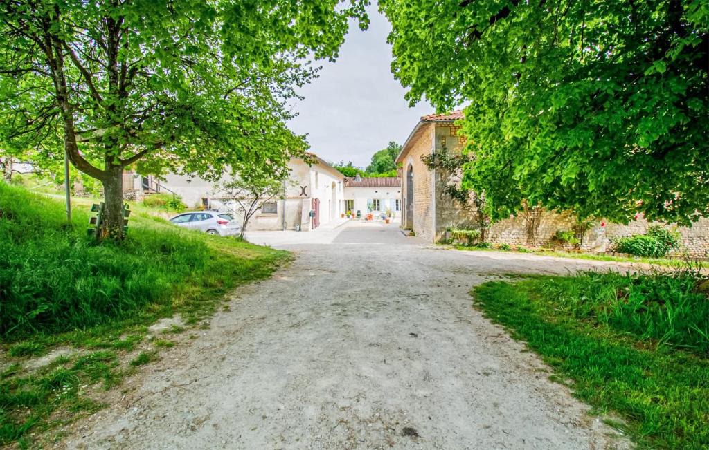 Saint-Maigrin House | Charmant Studio Au Calme
