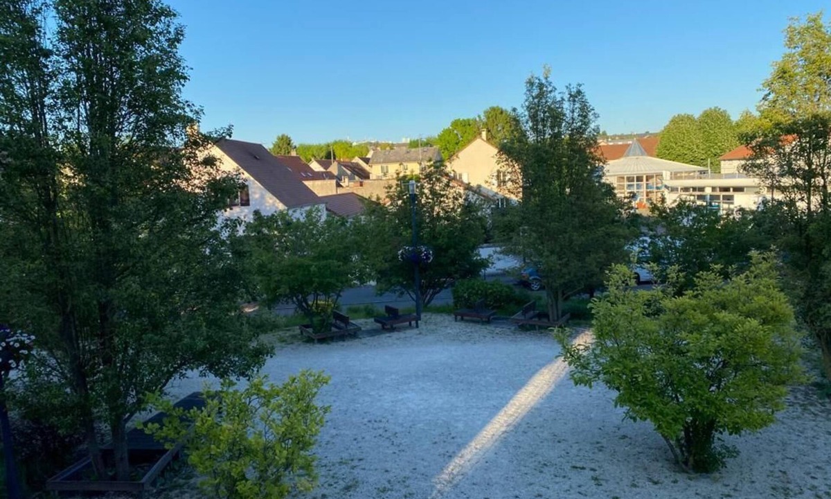 Roissy-en-France House | Charming whole house in the heart of Roissy