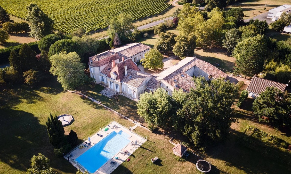 Le Fleix Other | Chartreuse Large heated swimming pool Activities Large terrace Pets welcome