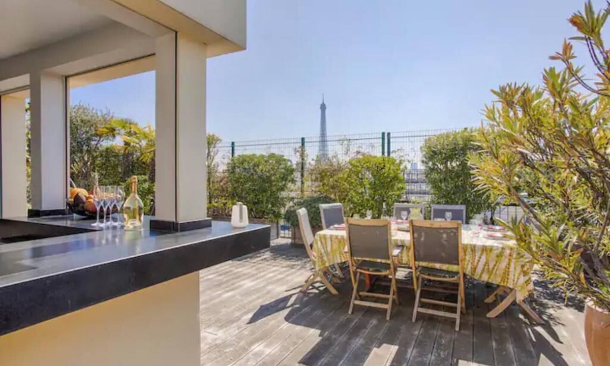 16th Arrondissement House | Eiffel Tower - Penthouse Trocadéro