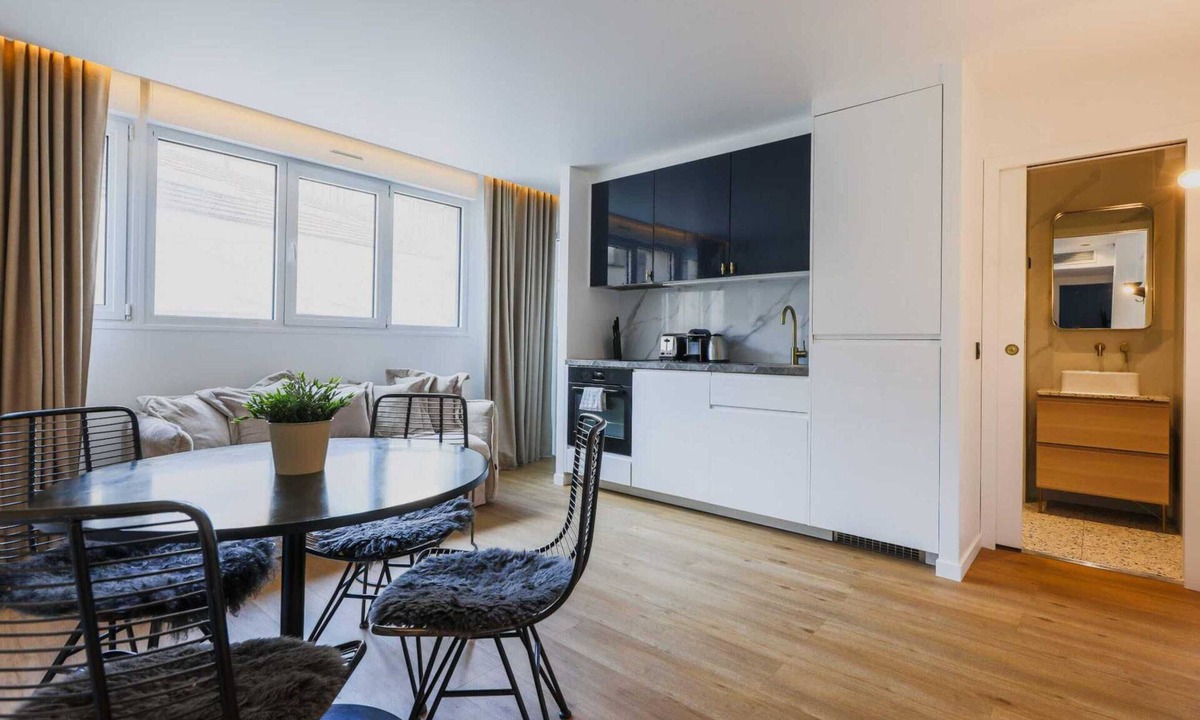Combat Apartment | Elegant Apartment - 2br/6p - Canal St Martin