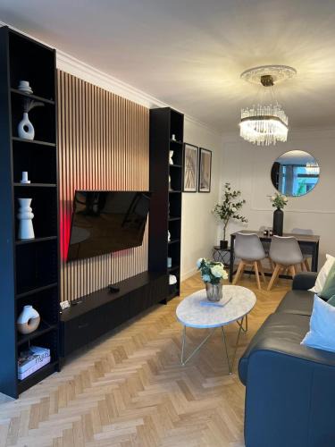 Clichy Apartment | Excellent Apartment for Familly