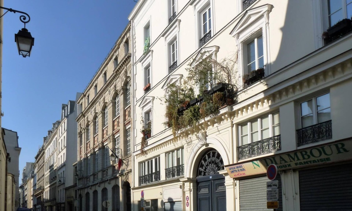 Quartier Sainte-Avoye Apartment | Explore Le Marais with its cobblestone streets, art galleries & charming squares