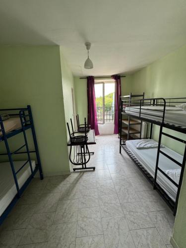 Saint-Denis Hostel | Hostel Wilson