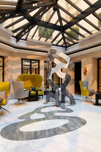 Quartier de la Place-Vendome Hotel | Le Burgundy Paris