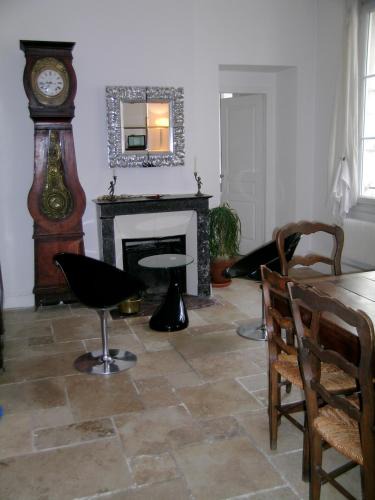Enfants-Rouges Apartment | LE MARAIS 3 Bedrooms APT