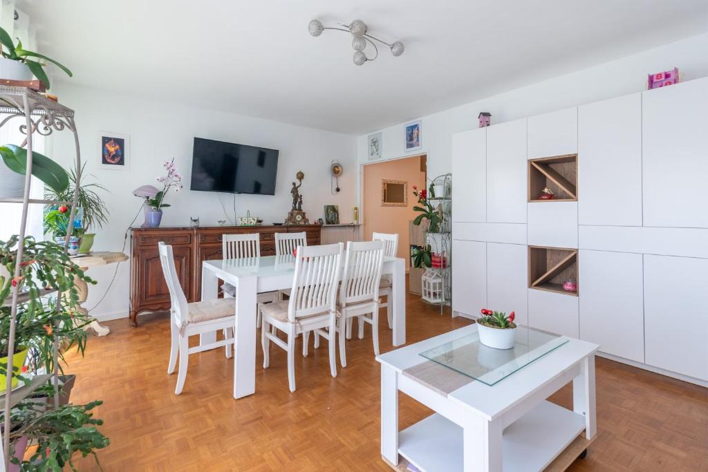 Le Perreux-sur-Marne Apartment | Le Paradis Botanique - Bel appt à 30min de Paris