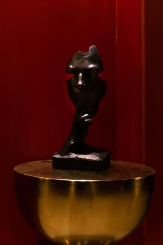 Les Gondoles Apartment | le rouge love room
