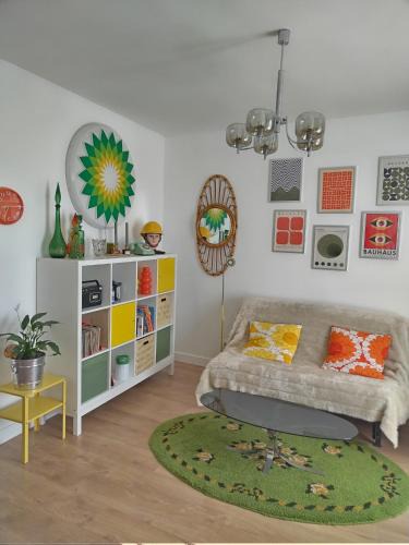 Esbly Apartment | Le vintage, 10 min de Disneyland, 30 min de Paris - 50 m gare- 30 min CDG aéroport