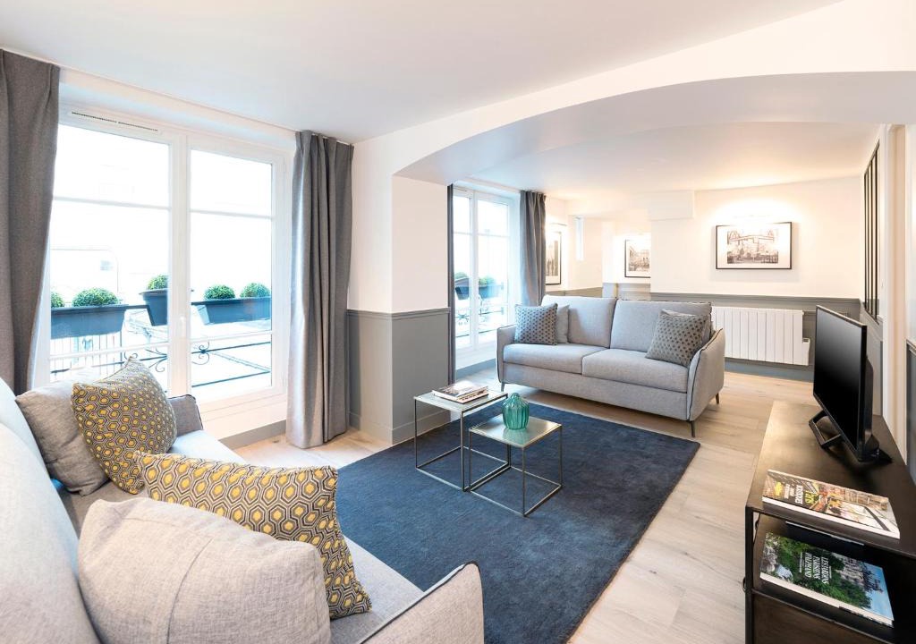 Quartier du Mail Apartment | LivinParis - Luxury 4 Bedrooms Le Louvre I