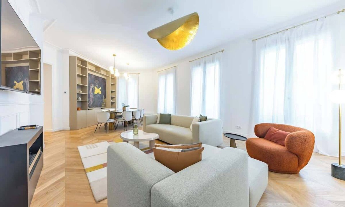Saint-Gervais Apartment | Luxury Rivoli 4 Bed 3.5 Bath by Hotel de Ville/BHV
