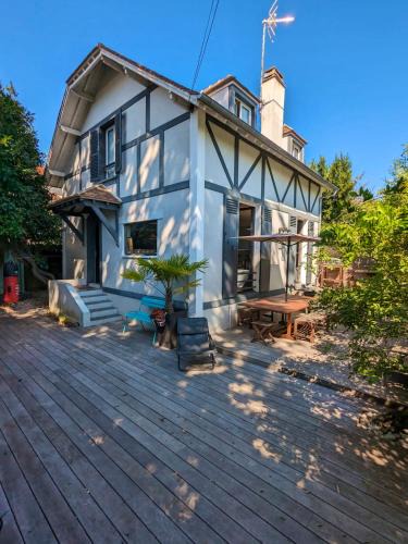 Vaucresson House | Maison de 3 chambres avec jardin clos et wifi a Vaucresson