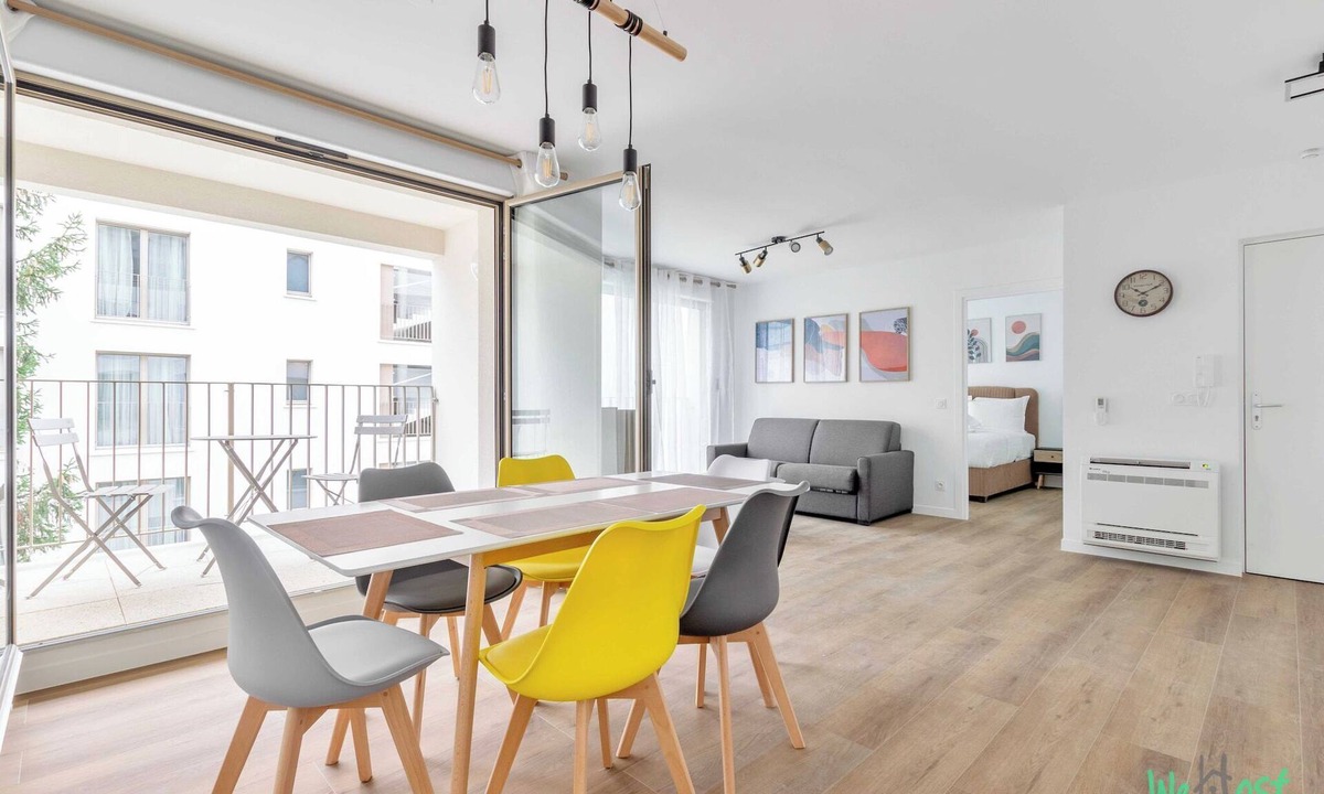 Champigny-sur-Marne Apartment | Modern Apt with Balcony -6P-Proche Disney/Paris
