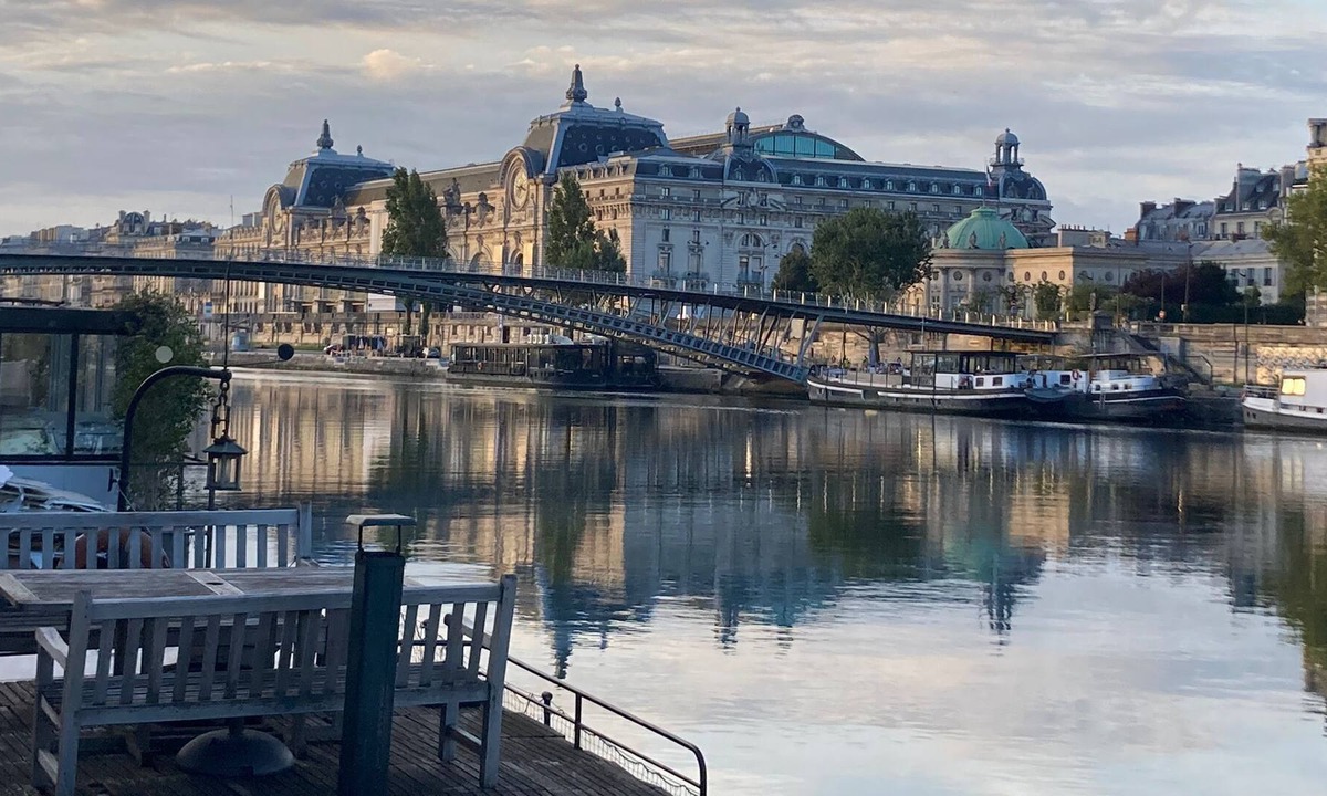 Saint-Germain-l'Auxerrois Boat Rental | Péniche Confortable Dans Environnement Préservé