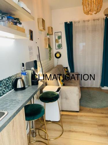Amerique Apartment | Paris studio cosy climatisé