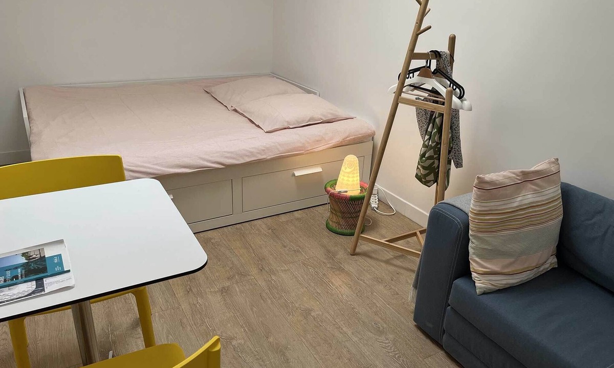 Chaillot Apartment | Paris studio near Eiffel Tower + Arc de Triomphe