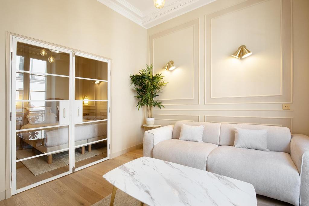 9th Arrondissement Apartment | Pick A Flat's Apartments in Opéra- Rue Saint-George