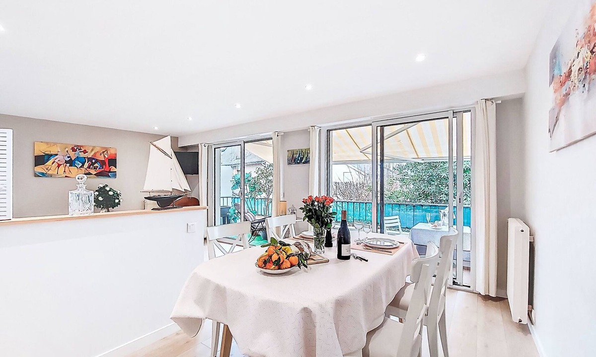 Le Pouliguen Apartment | Port et plage à pied, linge inclus by Interhome