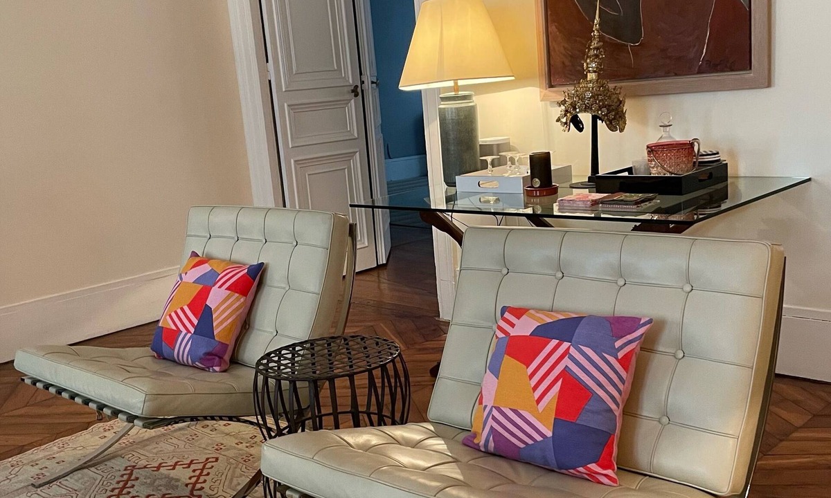 Quartier du Faubourg-Montmartre Apartment | Spacious 3-bedroom apartment near Grands Boulevards in Paris