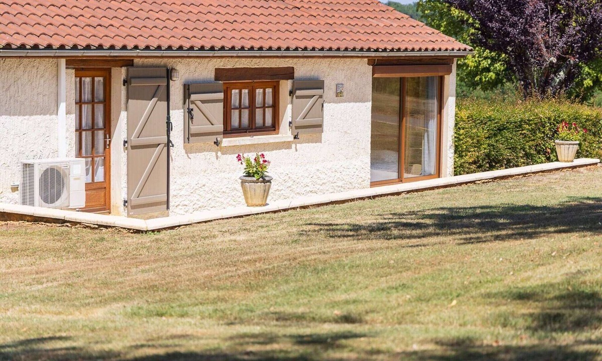 Gourdon House | Stay with Shared Pool