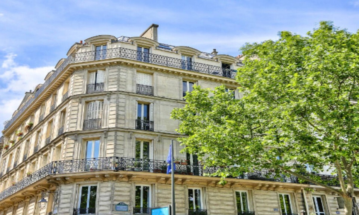 Bonne-Nouvelle Apartment | Streets Montorgueil, Quincampoix and Tiquetonne- Feel the Parisian Heartbeat