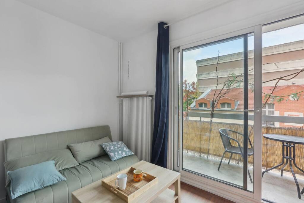 Louis Bertrand-Mirabeau-Semard Apartment | Studio aménagé avec terrasse