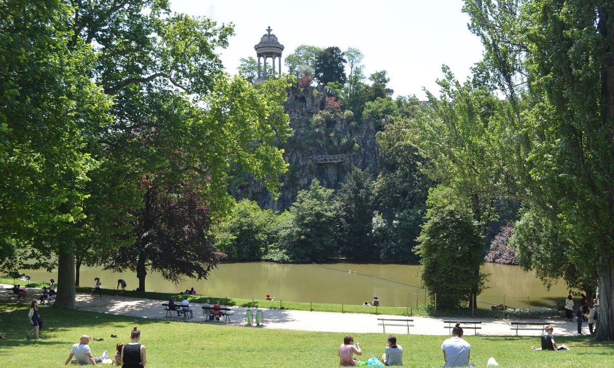 Combat Apartment | Sunny apartment, 2 rooms, Canal St Martin/Buttes Chaumont
