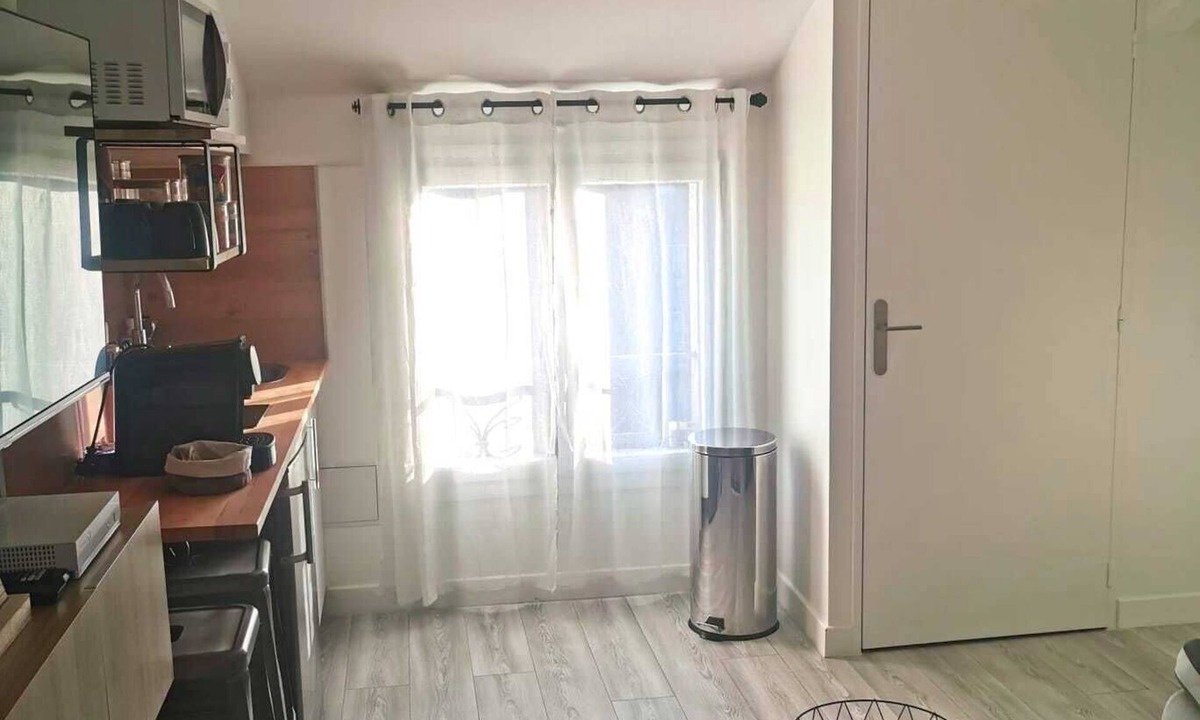 Villeneuve-Saint-Georges Apartment | Superb 2-room apartment between Paris and Orly, private garden