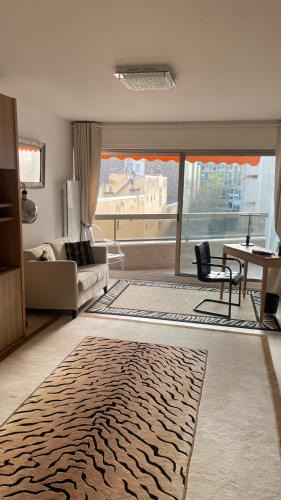 Faubourg-du-Roule Apartment | Un studio de luxe Les Champs Elysées