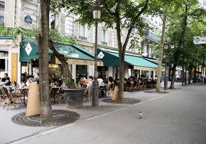 Batignolles Balcony, by Veeve