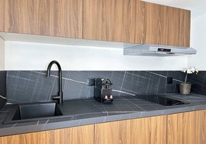 Buttes-Chaumont: Stylish Stay in a Duplex