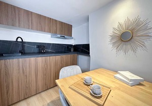 Buttes-Chaumont: Stylish Stay in a Duplex