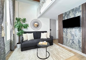 Buttes-Chaumont: Stylish Stay in a Duplex