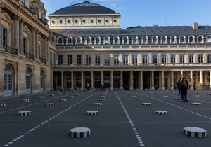 Central Studio by the Louvre, by Veeve