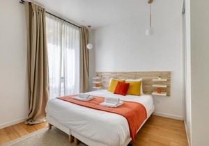 New and quiet 1 Bdr Flat in the Heart of Paris 12