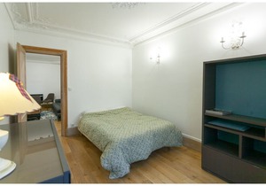 PLACE MONGE 2 BEDROOM APARTMENT