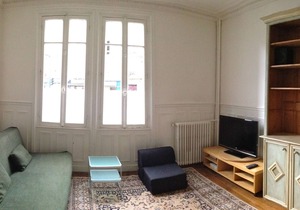 Renovated, clean, old-world charm on Paris border; can sleep 5